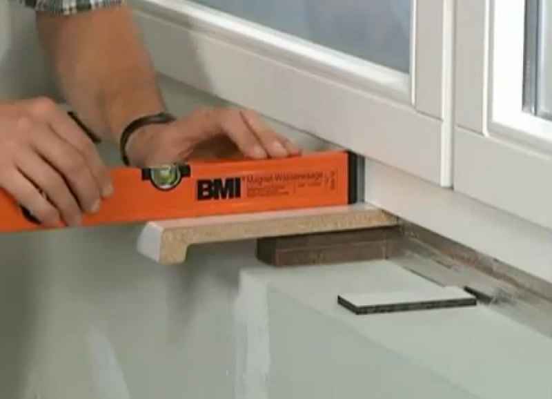 Установка подоконника на балконе: инструкция по монтажу